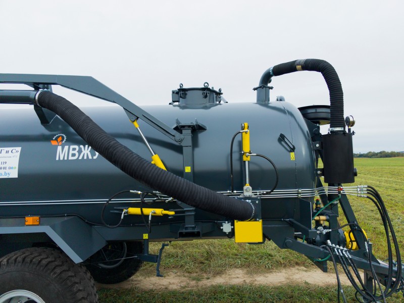 Машина для внесения жидких органических удобрений МВЖУ-11