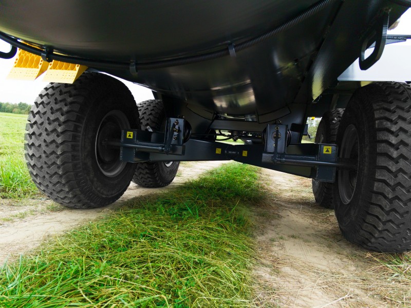 Машина для внесения жидких органических удобрений МВЖУ-11