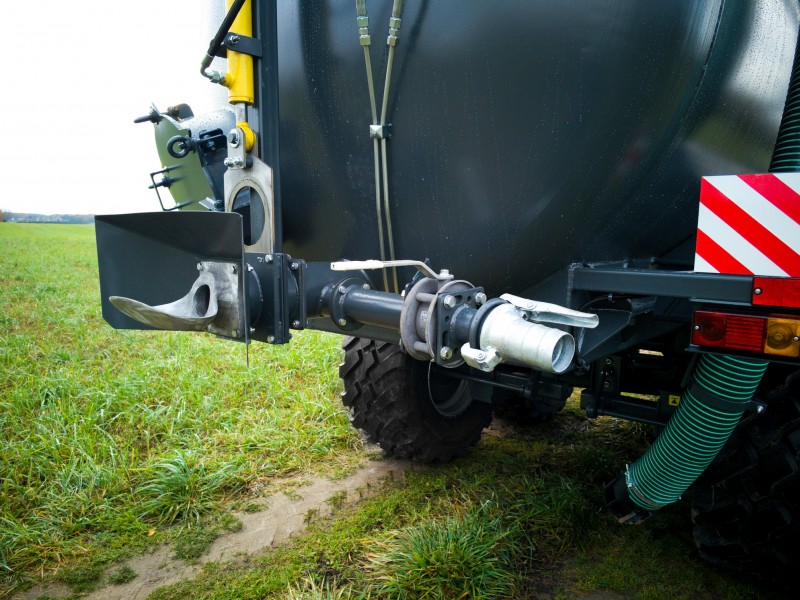 Машина для внесения жидких органических удобрений МВЖУ-16