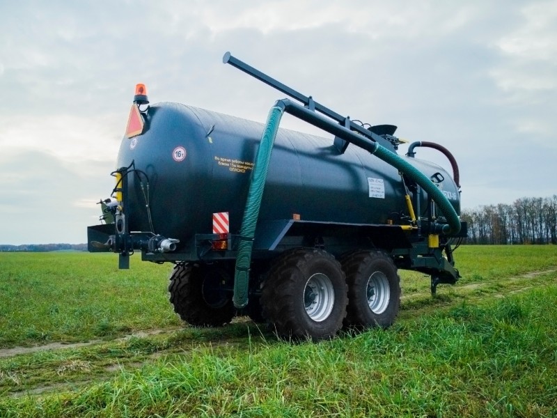 Машина для внесения жидких органических удобрений МВЖУ-16