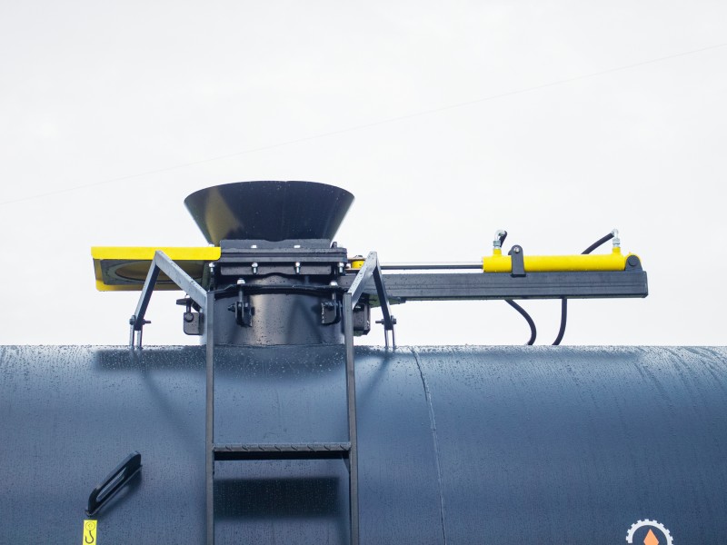 Машина для внесения жидких органических удобрений МВЖУ-16