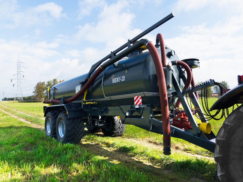 Машина для внесения жидких органических удобрений МВЖУ-20