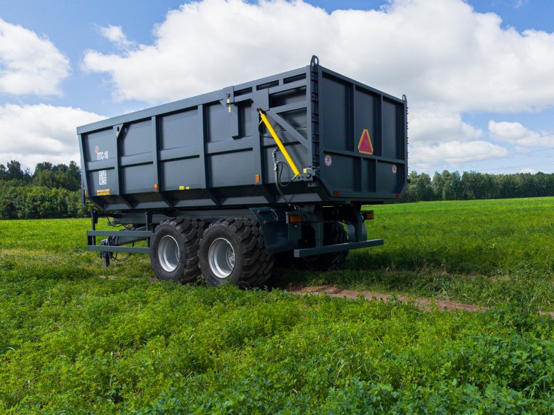 Полуприцеп тракторный самосвальный ПТС-18