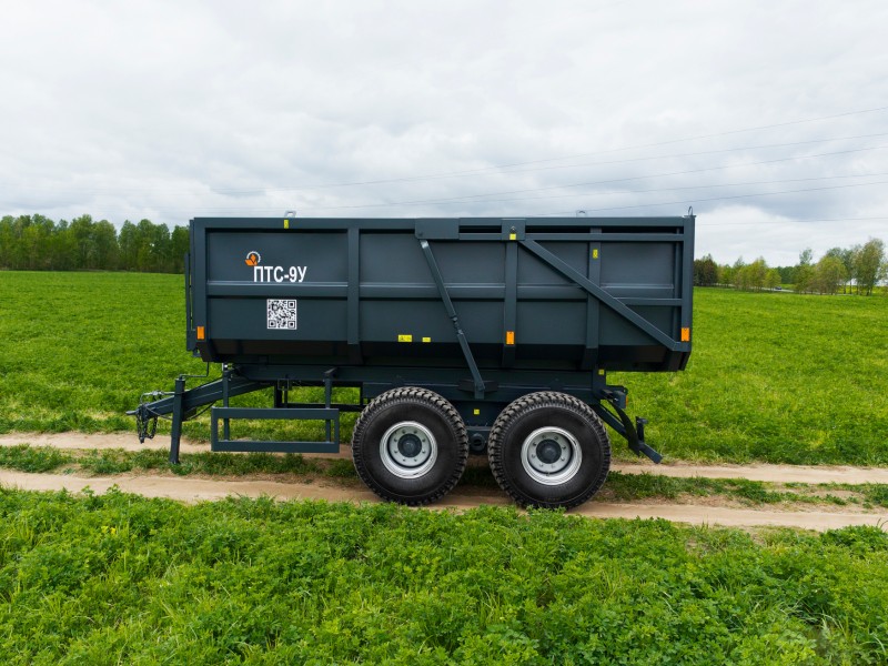 Полуприцеп тракторный самосвальный ПТС-9У